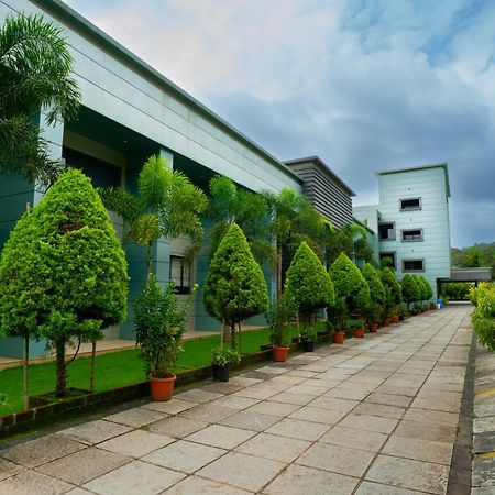 The Sanihara Hotel & Resort ビサーリー エクステリア 写真