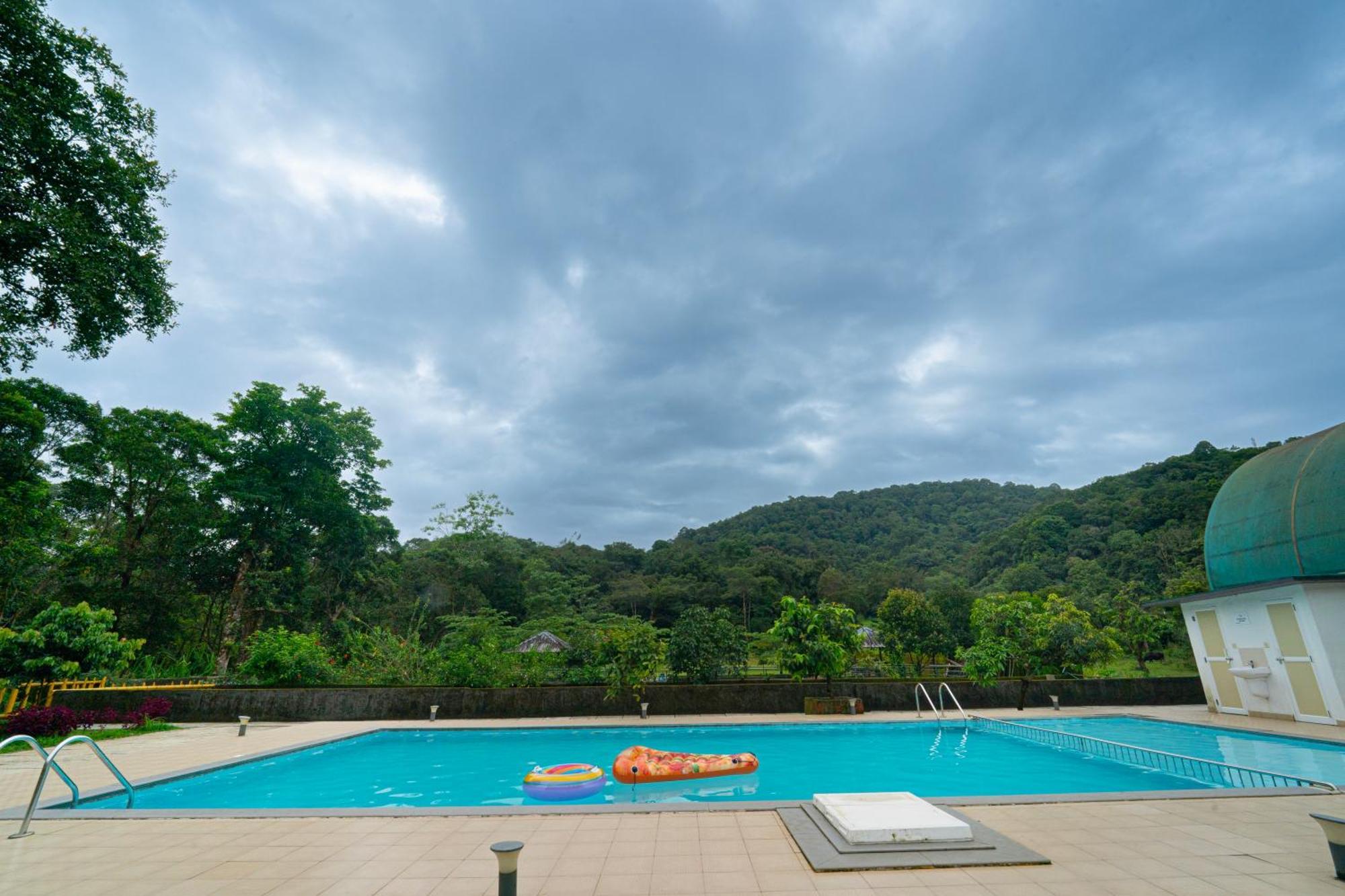 The Sanihara Hotel & Resort ビサーリー エクステリア 写真